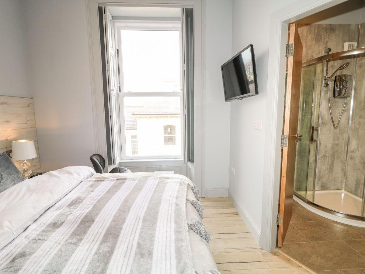 Sea Breeze Apartment บัลลีคาสเซิล ภายนอก รูปภาพ