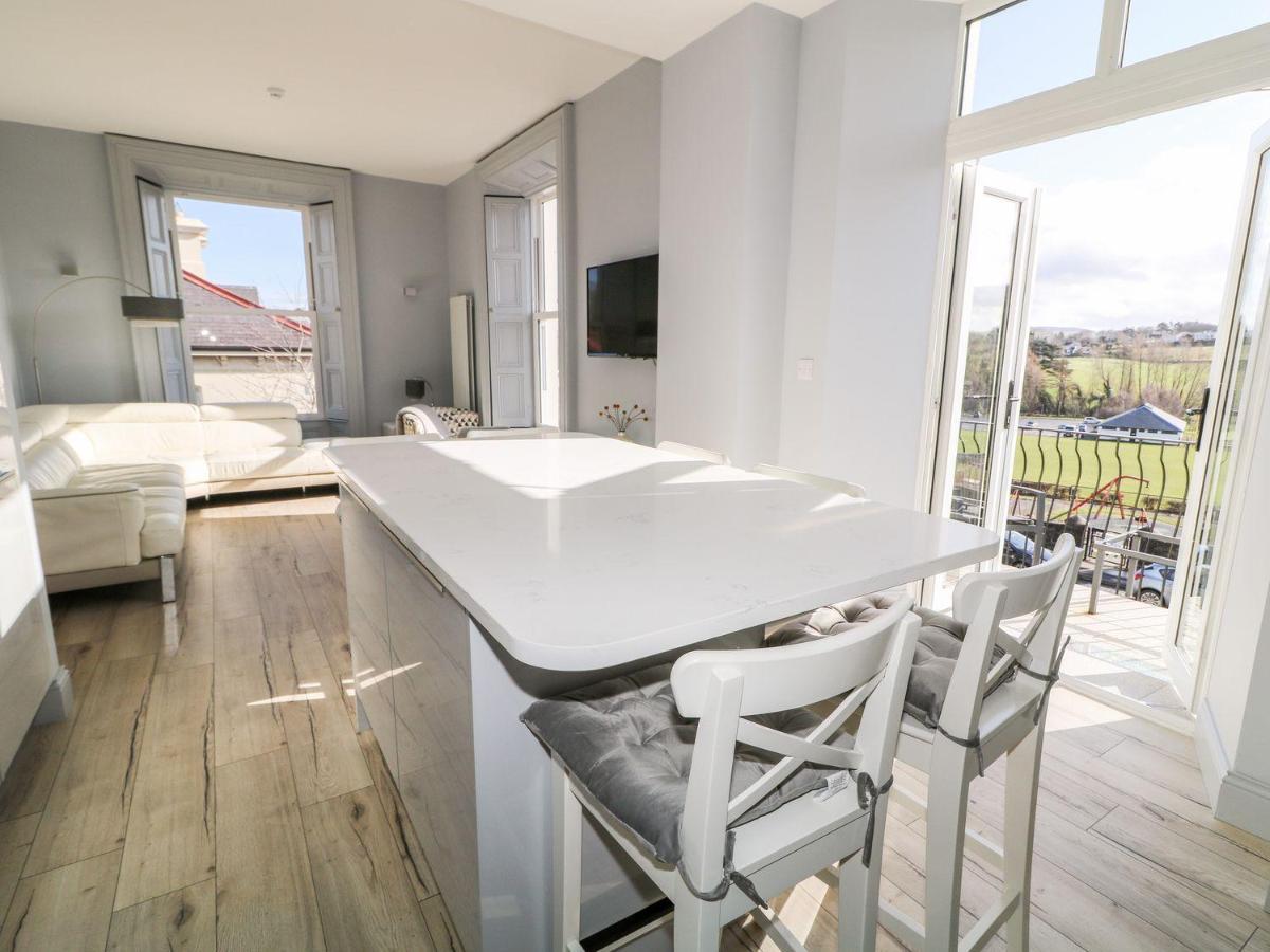 Sea Breeze Apartment บัลลีคาสเซิล ภายนอก รูปภาพ